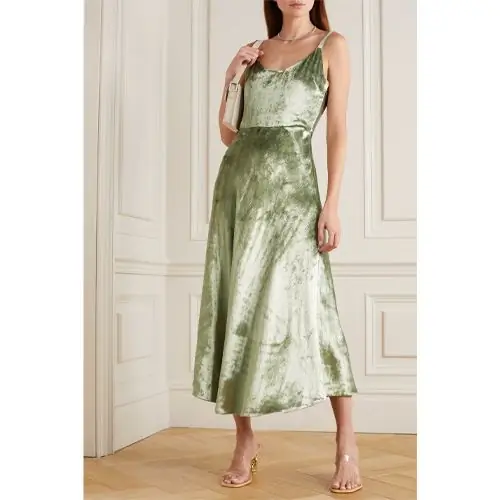 Бархатное платье миди