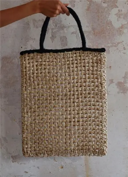 Uri Studio, сумка Toby Bag IV в натуральном и черном цвете, 79 фунтов стерлингов