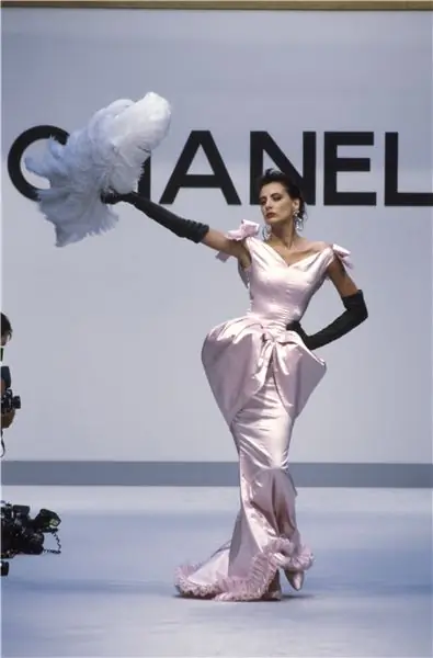 Моменты показа Chanel на подиуме