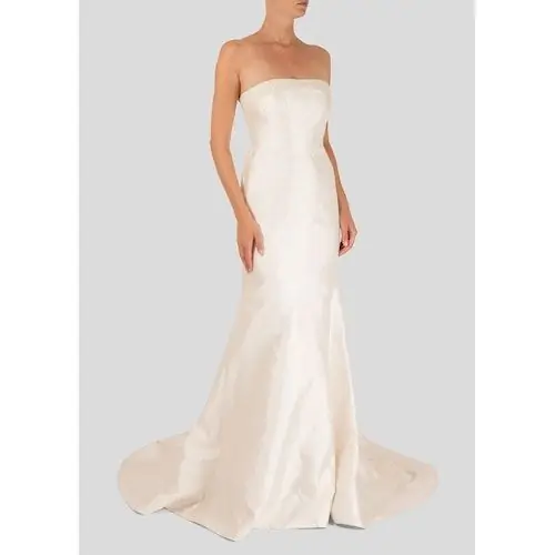 Свадебное платье Amanda Wakeley Bridal, свадебное платье Cosima, аренда от 75 фунтов стерлингов