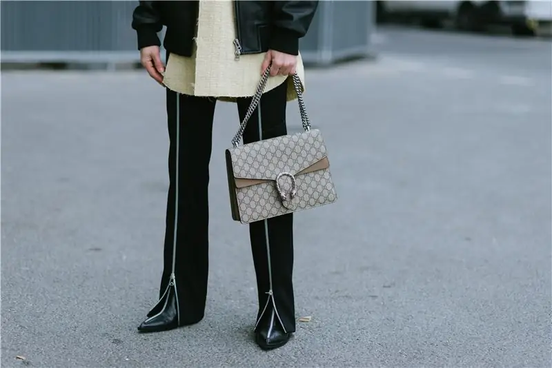 Одна из этих дизайнерских сумок продается каждые 15 секунд в Великобритании