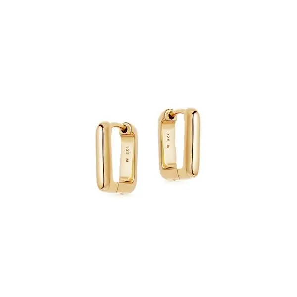 Missoma, Gold Mini Plain Ovate Huggies, было 60 фунтов стерлингов, сейчас 45 фунтов стерлингов Missoma, Gold Mini Plain Ovate Huggies, было 60 фунтов стерлингов, сейчас 45 фунтов стерлингов