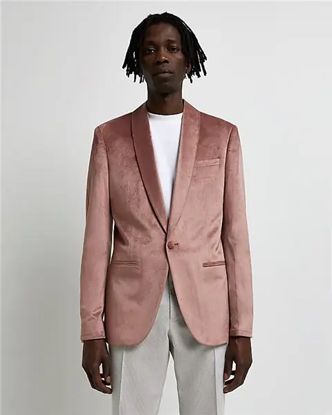 River Island, розовый приталенный бархатный пиджак-смокинг, 100 фунтов стерлингов River Island, розовый приталенный бархатный пиджак-смокинг, 100 фунтов стерлингов
