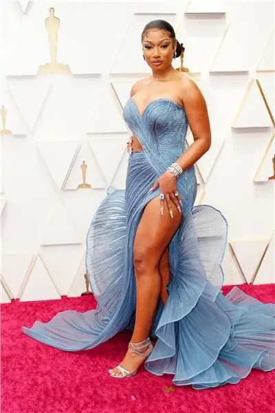 Megan Thee Stallion в костюме Gurav Gupta Megan Thee Stallion в костюме Gurav Gupta