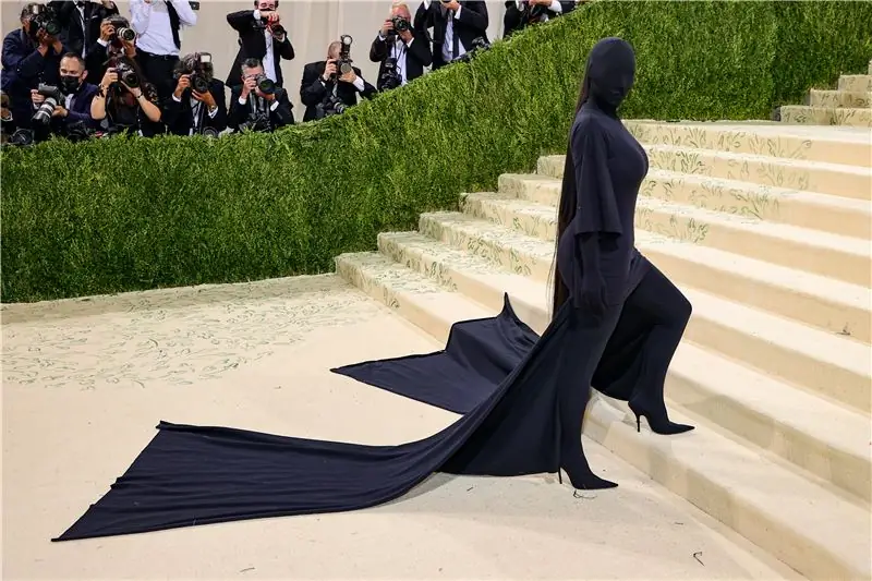 Самые культовые наряды Ким Кардашьян на Met Gala в преддверии «Оскара моды»