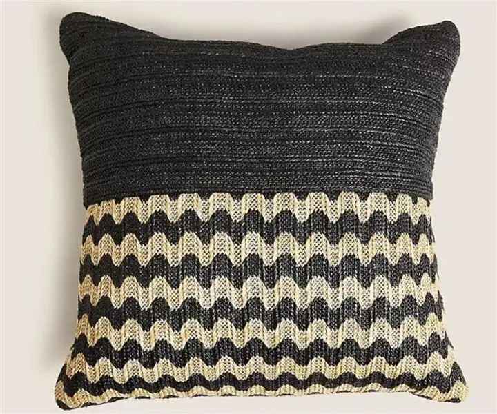 M&S, Уличная подушка в полоску