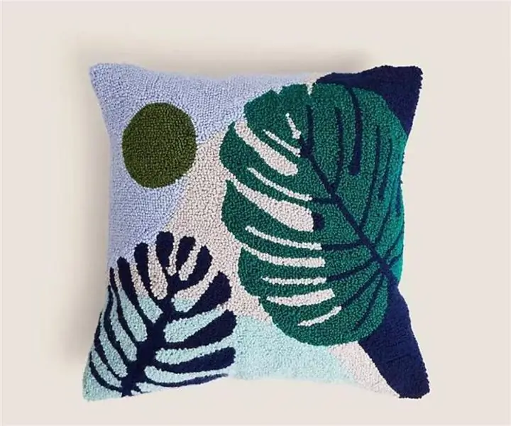 Подушка с вышивкой на ладони