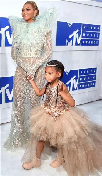 Beyoncu00e9 и Блю Айви на церемонии MTV Movie Awards 2016 Beyoncu00e9 и Блю Айви на церемонии MTV Movie Awards 2016