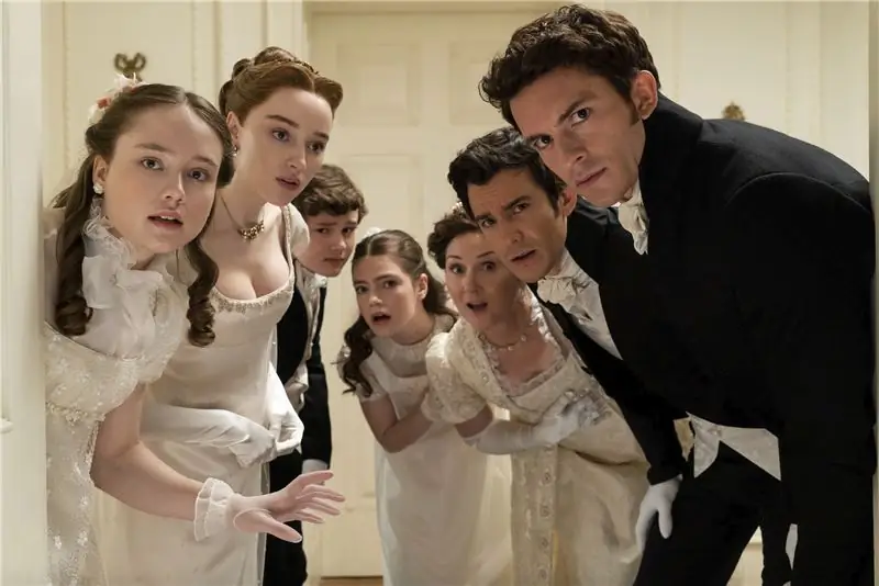 Руководитель компании Bridgerton, как сообщается, был уволен из-за обвинений в издевательствах над комментариями на съемках нового спин-офф шоу