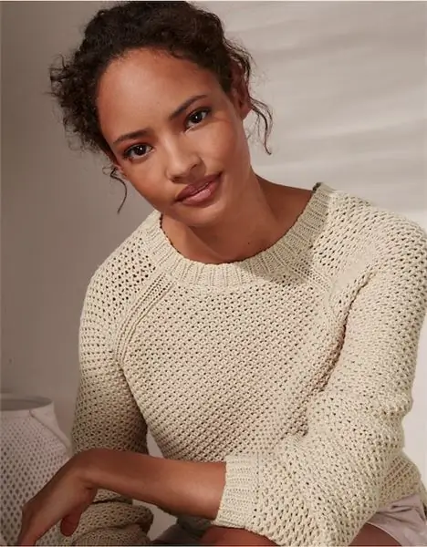 The White Company, джемпер с короткими стежками и открытым вырезом, 110 фунтов стерлингов The White Company, джемпер с короткими стежками и открытым вырезом, 110 фунтов стерлингов