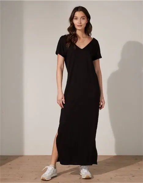 The White Company, макси-платье с пуговицами на спине и V-образным вырезом, 79 фунтов стерлингов The White Company, макси-платье с пуговицами на спине и V-образным вырезом, 79 фунтов стерлингов