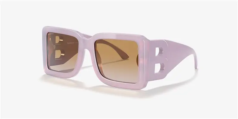 Burberry, The Sunglass Hut, 213,6 фунтов стерлингов Burberry, The Sunglass Hut, 213,6 фунтов стерлингов