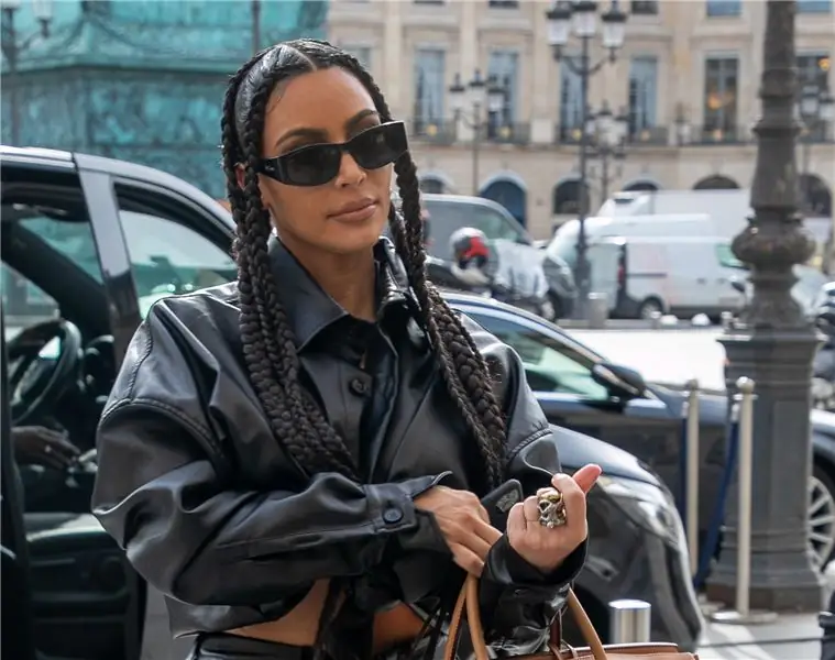 Почему косы Ким Кардашьян являются культурным присвоением Clickbait