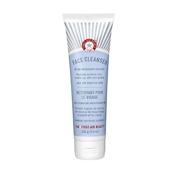 Очищающее средство для лица First Aid Beauty, 15 фунтов стерлингов Очищающее средство для лица First Aid Beauty, 15 фунтов стерлингов