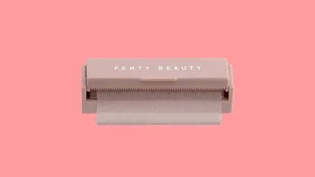 Промокательная бумага Fenty Рианны имеет тайное двойное применение