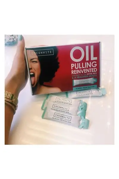 Секрет Кайли Дженнер для более белых зубов? Масляное вытягивание с кокосовым маслом