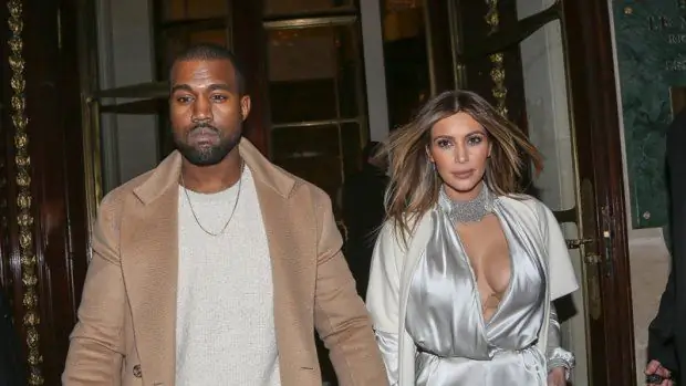 Ким и Канье на самом деле собираются сыграть «супер, супер маленькую» свадьбу