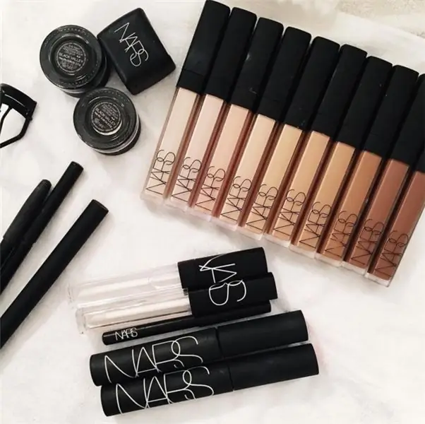 Этот лайфхак продлит срок службы вашего консилера Nars