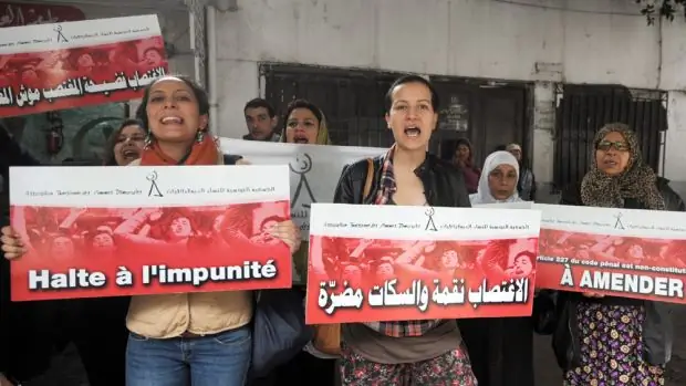 Гневные протесты в Тунисе: двое полицейских признаны виновными в изнасиловании