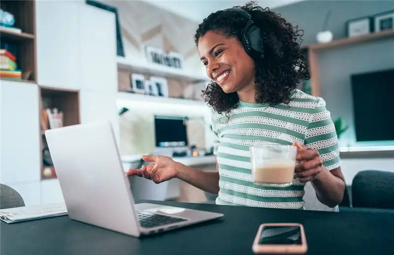 Послание правительства «Вернитесь к работе или рискуете потерять работу» - дело рук сексистских и аблеистских динозавров