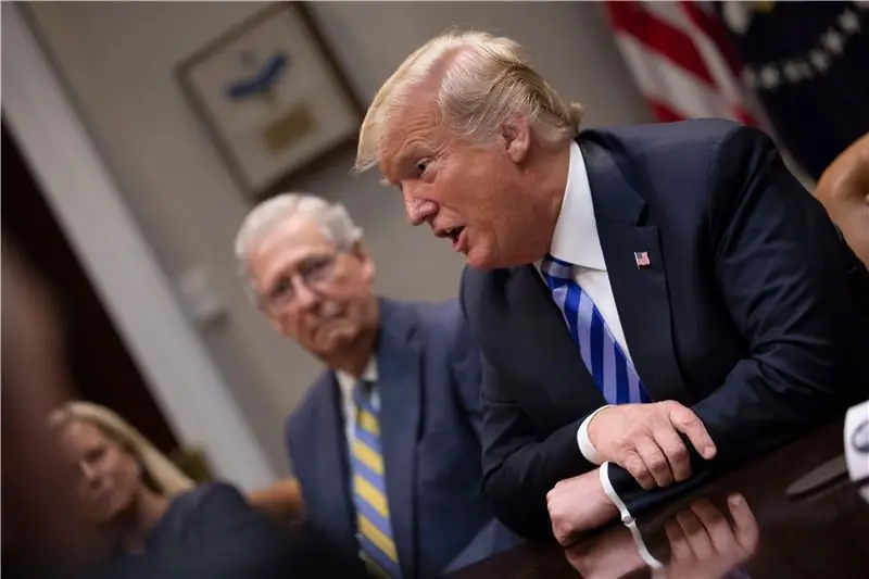 Итак, кто написал статью в New York Times о Дональде Трампе?