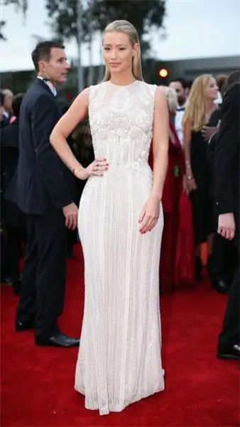 Игги Азалия в Ellie Saab