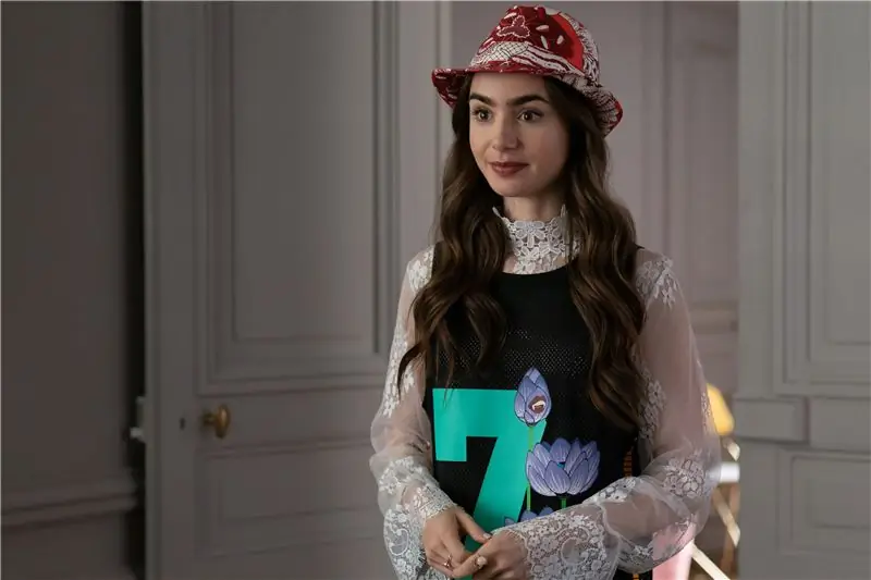Единственное непростительное правило социальных сетей Emily In Paris нарушает