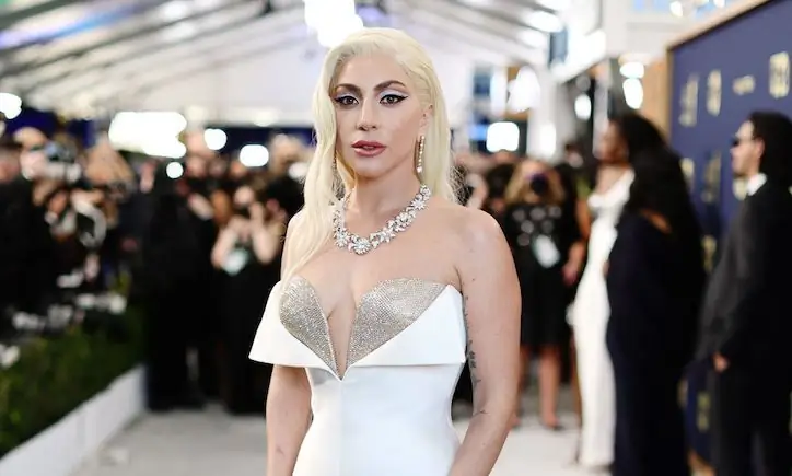Леди Гага и другие звезды почтили память Украины на SAG Awards