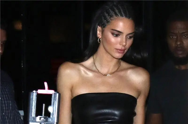 Вот почему всегда возникает негативная реакция, когда белая знаменитость носит косички