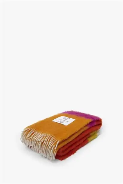 VB, Одеяло Color-Block в красно-оранжевом цвете, 350 фунтов стерлингов