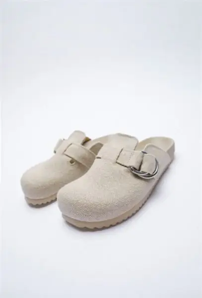 Zara, тканевые сабо с пряжкой, £49,99 Zara, тканевые сабо с пряжкой, £49,99