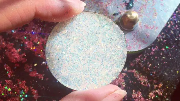 Новая линия макияжа от Bleach London - это все, что вы ожидаете, и даже больше