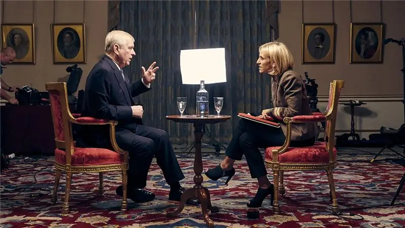 Год спустя после того бомбического интервью Newsnight, почему ничего не изменилось для принца Эндрю?