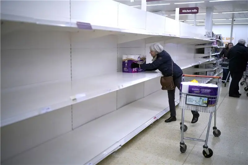 Вот каково это работать в супермаркете прямо сейчас