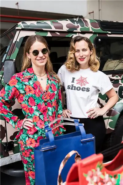 Вы можете купить обувь Charlotte Olympia и помочь женщинам, пережившим войну, на этой стильной распродаже ботинок