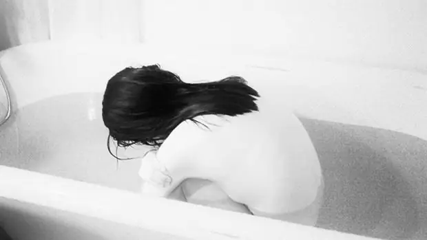 Что делать, если вашу подругу ударил ее парень