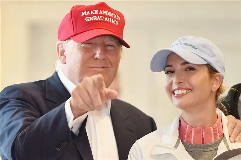 Является ли поддержка Иванкой Трамп своего отца теперь непростительной?