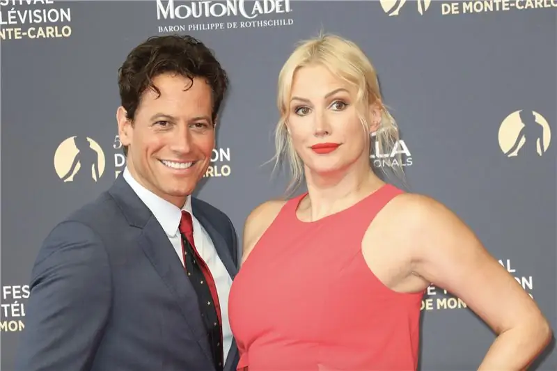 Жена Иоана Гриффита, проживающая отдельно от него, Элис Эванс объявила о совместном разводе «Феноменальная афера»