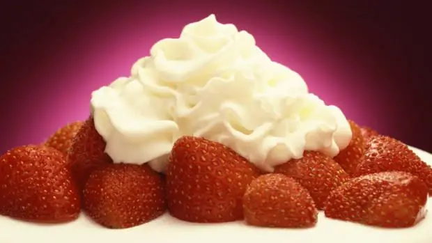 Наука нашла идеальный рецепт клубники и сливок