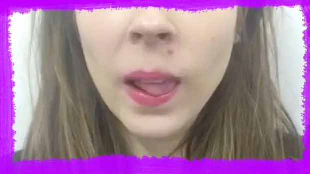 Мы тестируем все лучшие блески для губ на то, застревают ли они в ваших волосах или нет