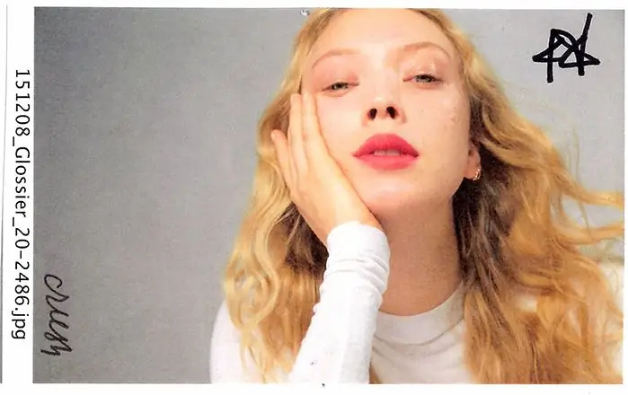 Glossier обновляет формулу одного из своих самых популярных продуктов