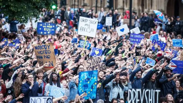 «Youthquake» - слово года по версии Оксфордского словаря, и мы в этом не уверены