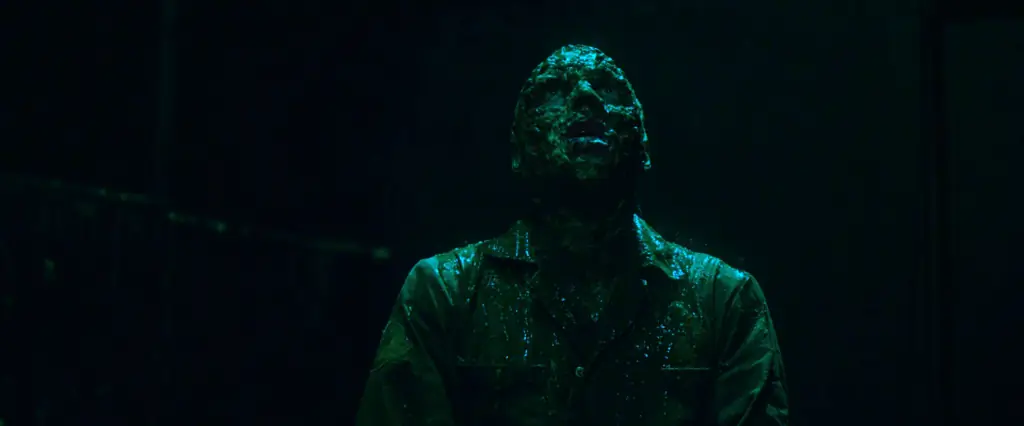 Трейлер Red Band для «Septic Man» становится еще более вонючим