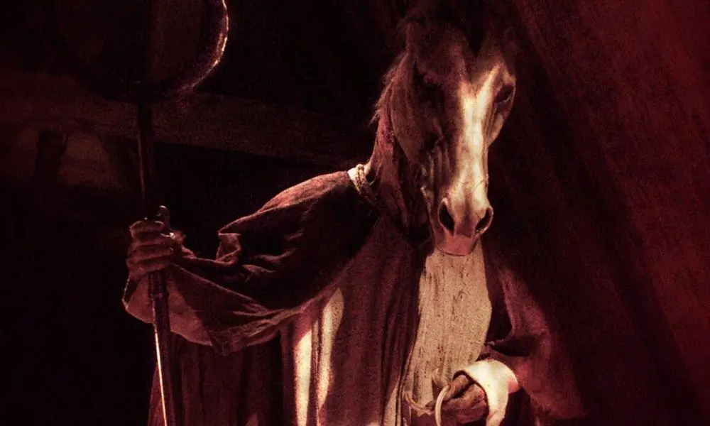 Осознанный сон с этим сумасшедшим трейлером «Horsehead»