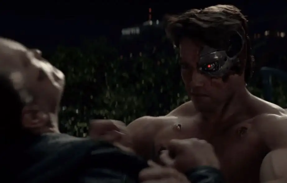 Клипы 'Terminator Genisys' показывают новую машину, различные T