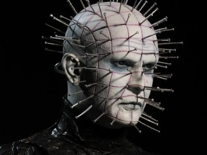 «Восставший из ада»: Mezco открывает коробку с невероятной фигуркой с булавочной головкой