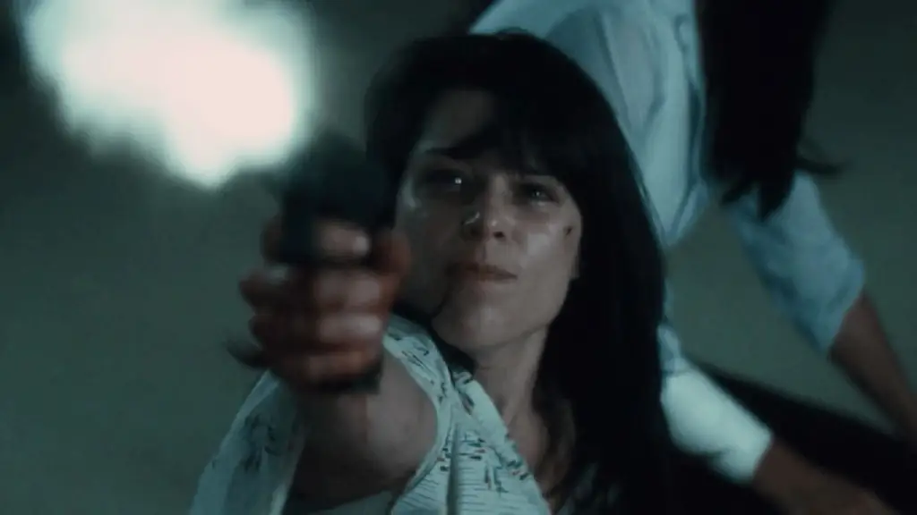 Какие женщины в ужасах просто надирают задницы?