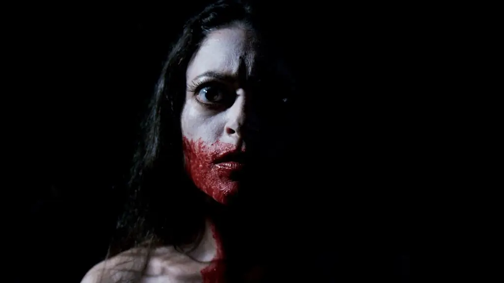 Соблазнительный постер для «SiREN», нашего спин-оффа «V/H/S»