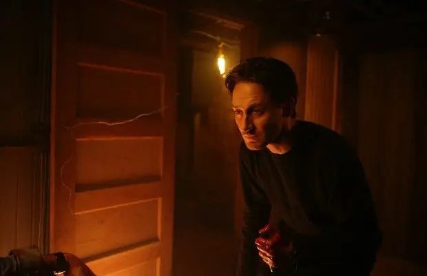 Плакат «Malicious» перекликается с плакатом «Inside»