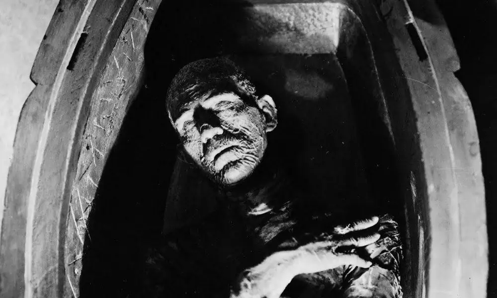 Видео переносит нас через 85 лет мумии